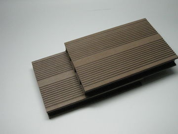 Aufbereitete WPC-Decking-Bodenbelag-Holz-Plastikzusammengesetzte Decking-Bretter im Freien
