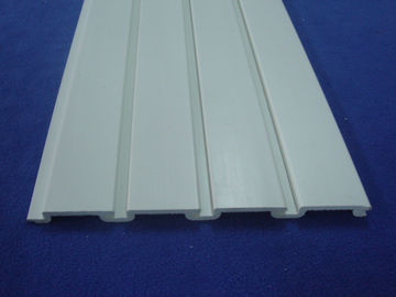 Spitzenplastik-PVC Slatwall täfelt Werkzeug-Speicher mit Latten-Wand-Haken