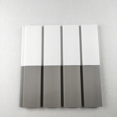 Ein guter Preis. Innenschlafzimmer-dekorative PVC-Latten-Wand für hängende Haken Online