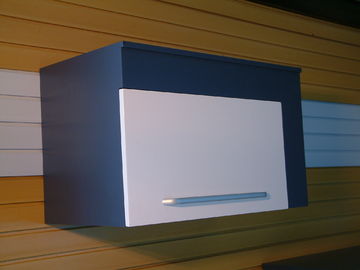 Ein guter Preis. Dauerhafter PVC-Speicher Slatwall täfelt dekorative Garagen-Wände Online