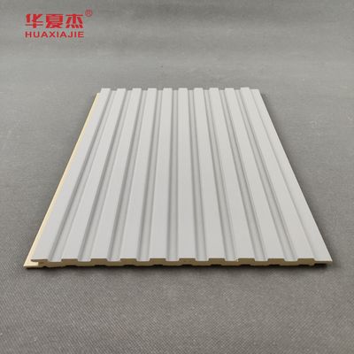 Ein guter Preis. Wasserdichtes WPC-Fluted-Wandbild in grauer Farbe Flachfläche angepasste Länge für Innenarchitektur Online