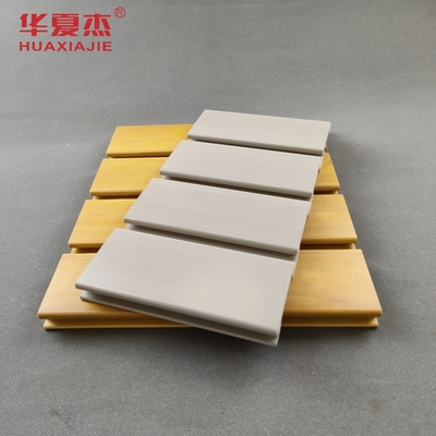 Ein guter Preis. 300mm X 17mm PVC Lamellenplatten für Slatwall PVC Garagenwand Innendekoration Online