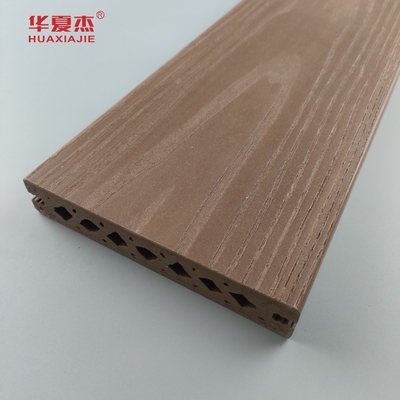 Hochwertige wpc-Deckingfliesen 3d Holzkorn feuchtigkeitsbeständig Decking Außen Bodendekoration