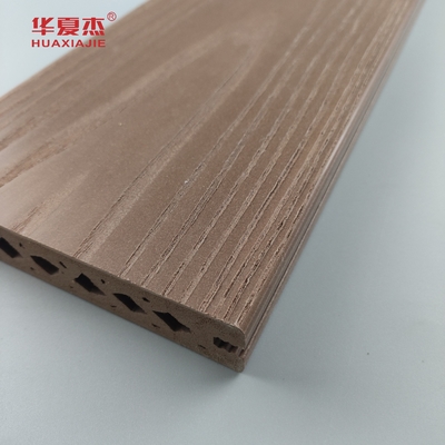 Hochwertige wpc-Deckingfliesen 3d Holzkorn feuchtigkeitsbeständig Decking Außen Bodendekoration