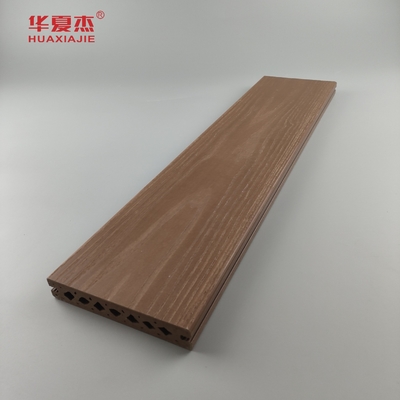 Hochwertige wpc-Deckingfliesen 3d Holzkorn feuchtigkeitsbeständig Decking Außen Bodendekoration