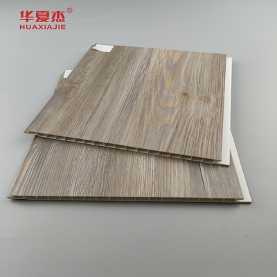 Fabrik-Direktverkauf PVC-Wandplatten Lackierte Holzkörner PVC-Dekorationsdeckenplatten Wohn- / Büro