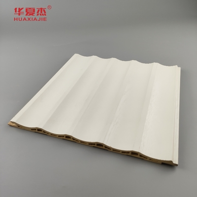 Lamierte Wpc-Wandplatte Fluted Pvc-Platte Weiße Holzgetreide Wpc-Platte Wohn- / Büro-Dekoration