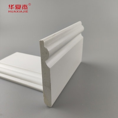 Hochwertige PVC-Basisformung weiße glatte Oberfläche 95x12mm PVC-Stufen Innenarchitektur