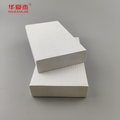 Großhandel für die Veredelung von Planken aus weißem Vinyl 5/4inx4inx12ft umweltfreundliche PVC-Schaumformung PVC-Profile für Wohnkultur