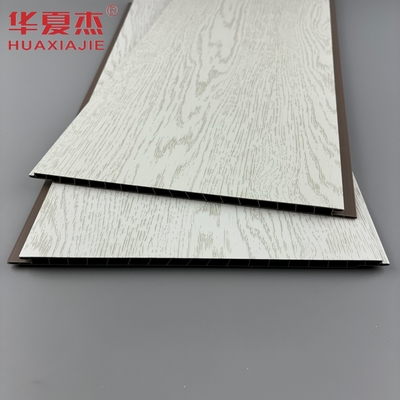 Bestseller Lackierte weiße PVC-Wandplatte simulierte Holzkorn-PVC-Deckplatte für Wohnung