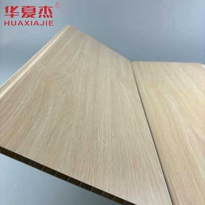 Moderne Design-PVC-Wandplatte in Eichenfarbe, U-förmige PVC-Innenplatte, feuchtigkeitsdichtes Baumaterial