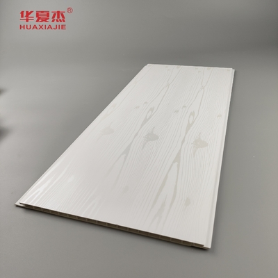Einfache Installation von PVC-Deckenplatten mit individueller Länge und einfacher Installationsoption