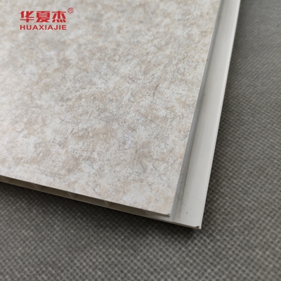 Weiße PVC-Deckenplatten in V-Groove-Kanten