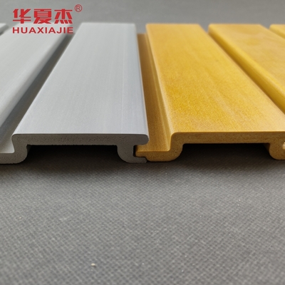 300 mm x 17 mm PVC-Slatwall-Panels mit individueller Länge und hervorragender Stoßfestigkeit