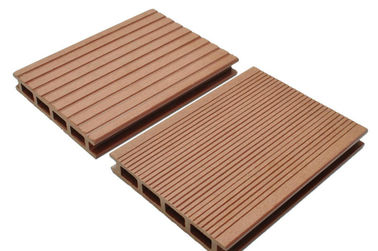 Ein guter Preis. Feste Höhle WPC zusammengesetzte Decking Skidproof-Plastikböden Online