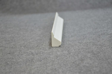 Ein guter Preis. 28mm x 17mm niedrige Kappen-Blatt PVC-Ordnungs-Formteil für die Innenwand besonders angefertigt Online