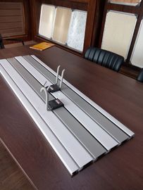 Ein guter Preis. Zusammengebaute UPVC Slatwall Platten des Sandstein-Farbe für Lagerung 2.44m * 11cm * 2cm Online