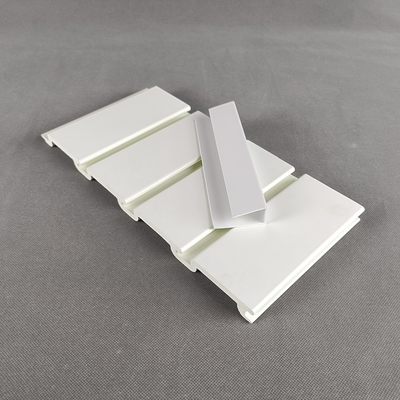 Lamelliertes Holz PVC Slatwall täfelt für Ausstellungsraum-Dekoration