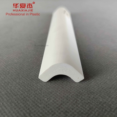 Qualität Feuchtigkeitsbeständige dekorative PVC-Formteile für die Innen- und Außendekoration Fabrik