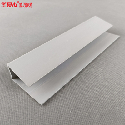 Ein guter Preis. PVC-Quadrat-wasserdichtes Formteil im Karton-Paket für B2B-Käufer Online