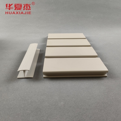Ein guter Preis. Einfache Installation glatte PVC-Slatwall-Panels für Garagen-Wandzubehör Online