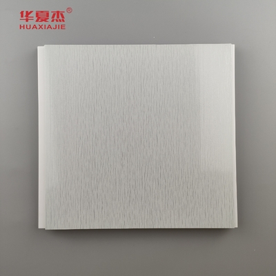 Modernes Design Silberfarbe PVC Decken und Wandplatten Feuchtigkeitsdichte Wand PVC-Platten Gebäude Dekoration