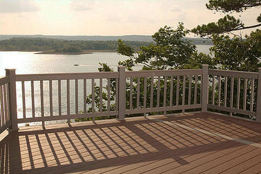 Ein guter Preis. Gleitschutzzusammensetzung WPC Decking-Fußbodenbelag- für Garten-Boden im Freien Online